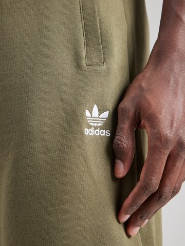 Regular Pantalon 'ESS' ADIDAS ORIGINALS en vert