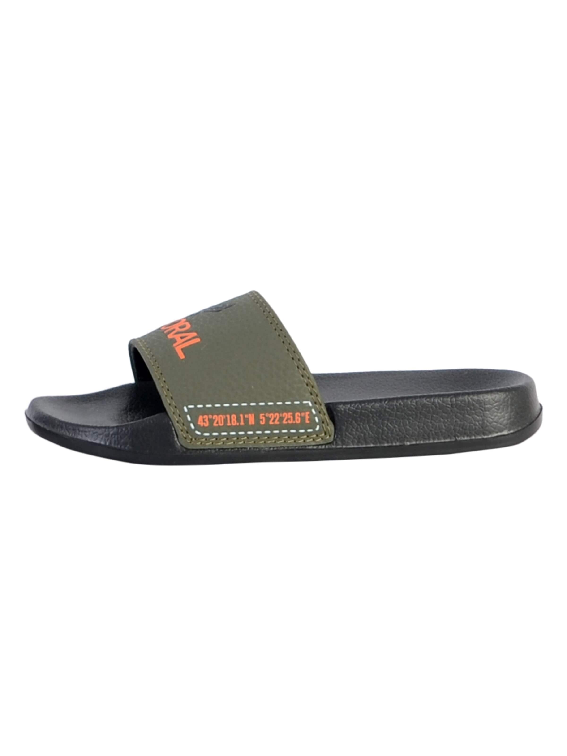 Chaussures ouvertes Kaporal en vert : devant