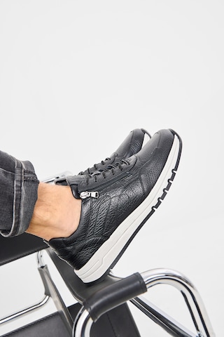 WALDLÄUFER Schnürschuh in Schwarz