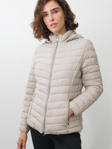 ONUA Between-Season Jacket 'Daylight' in Beige