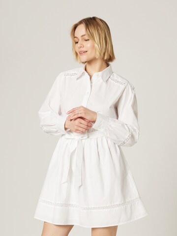 Robe-chemise 'Ruby ' Guido Maria Kretschmer Women en blanc : devant