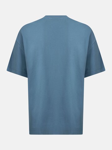 T-Shirt Jacey Quinn en bleu : devant