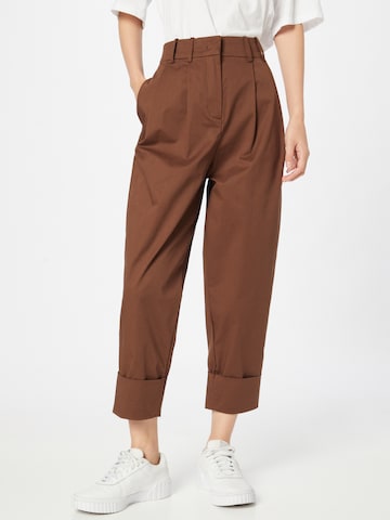 Sisley Loose fit Pleat-front trousers in Brown: front