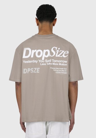 T-Shirt 'Yeterday' Dropsize en gris : devant