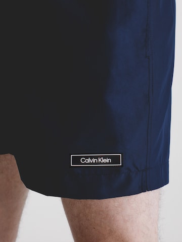 Shorts de bain Calvin Klein Swimwear en bleu