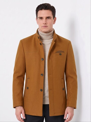 ALLTHEMEN Winter Coat 'Farbkante' in Beige: front