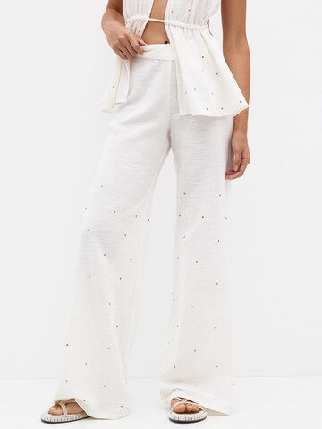 Pull&Bear Wide leg Byxa i beige: framsida