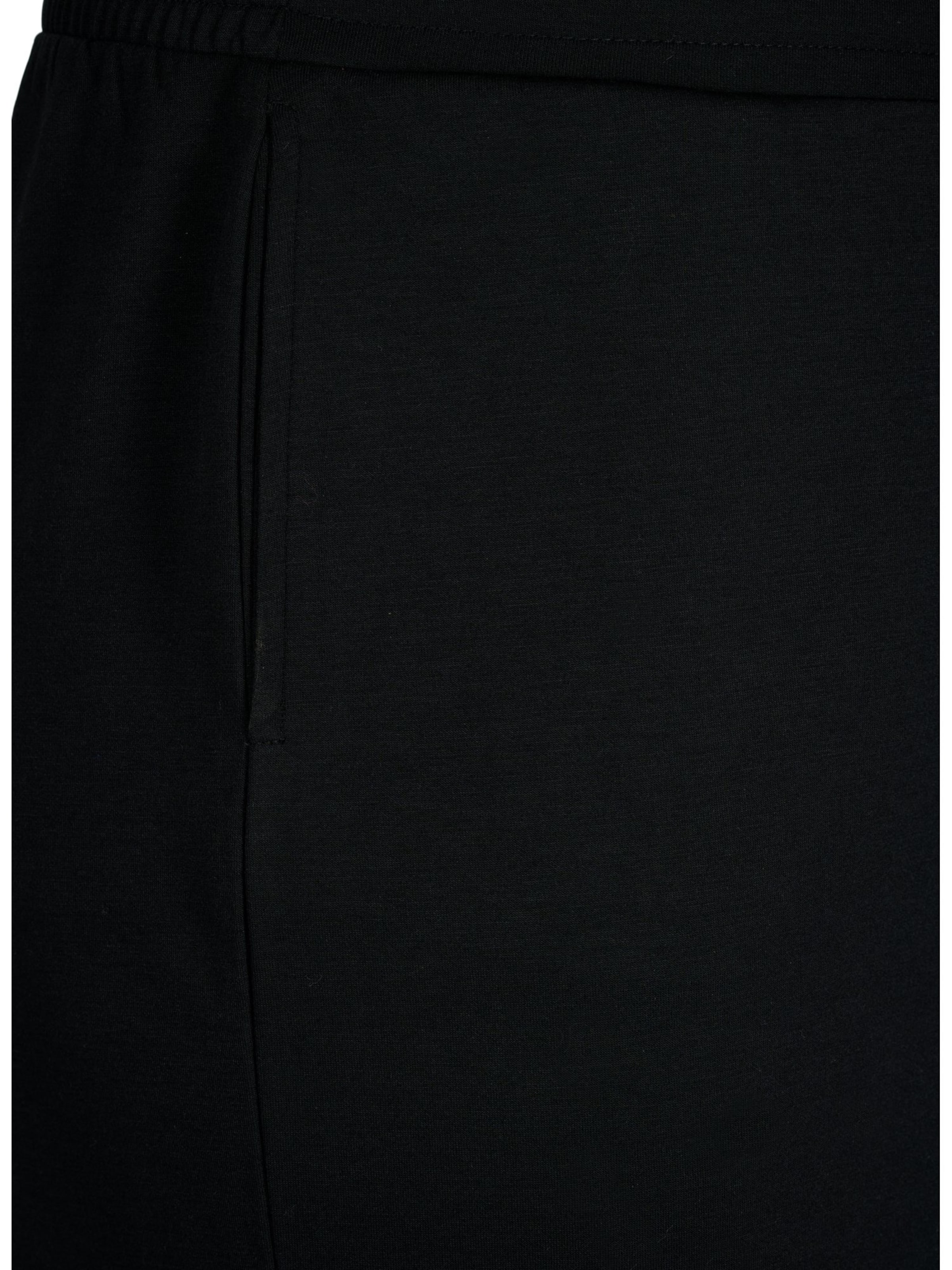 Zizzi regular Παντελόνι πιτζάμας 'Malisa' σε μαύρο