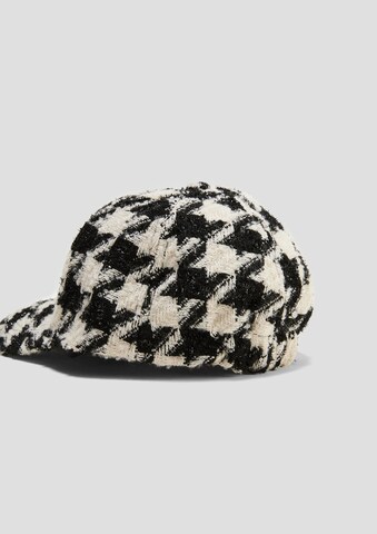 s.Oliver Cap in Black