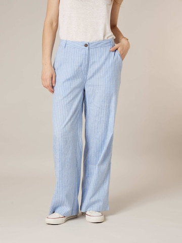 Loosefit Pantalon 'AZALIA' Deeluxe en bleu : devant
