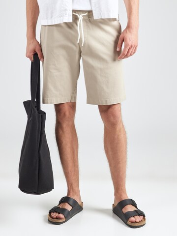 FYNCH-HATTON Regular Trousers in Beige: front