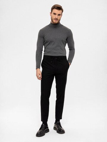 Coupe slim Pantalon Antioch en noir