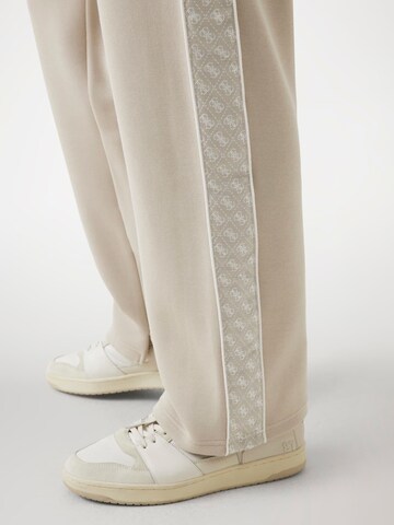 GUESS Tapered Hose in Beige