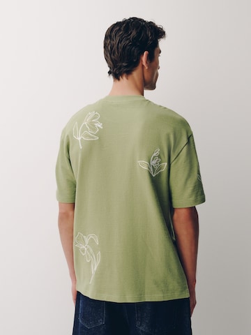 Tricou de la Next pe verde