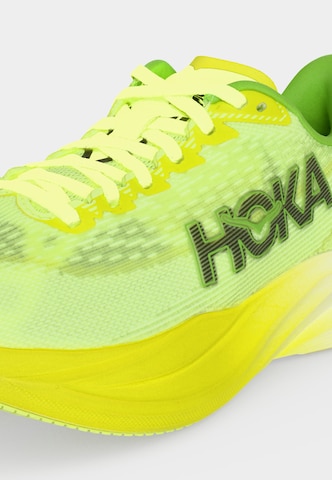 Chaussure de course 'Mach 7' HOKA en jaune