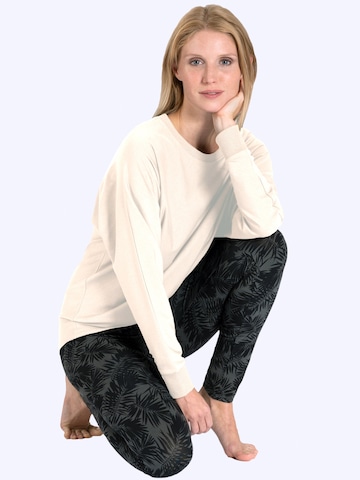 Magadi Sportpullover 'Anna'‌‌‌‌‌‌‌‌ in Weiß