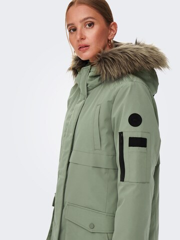 Parka invernale 'Michala' di ONLY in verde