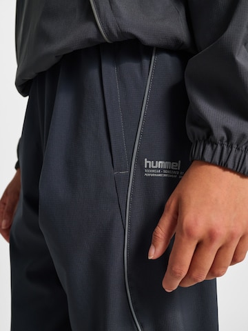 Hummel Regular Sportbroek in Grijs