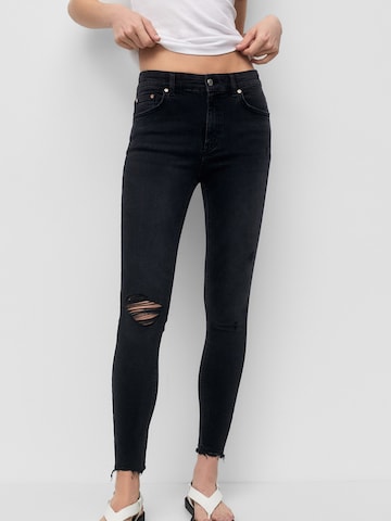 Skinny Jeans de la Pull&Bear pe negru