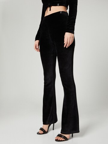 VIERVIER Flared Trousers 'Luna' in Black: front