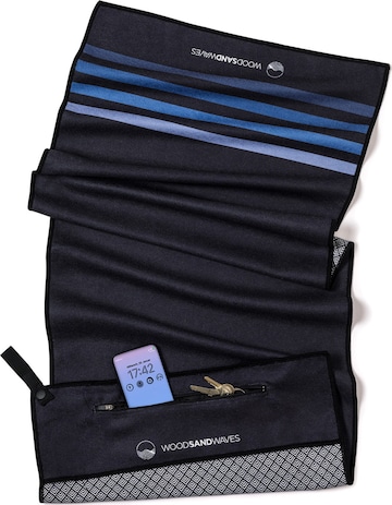 woodsandwaves - Toalla 'Calm Cruise Black' en negro: frente