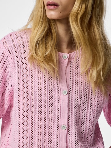 Geacă tricotată 'PCNUKA' de la PIECES pe roz