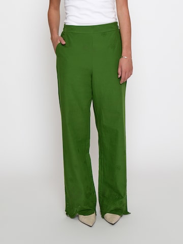 Peppercorn - Pierna ancha Pantalón 'Oda' en verde: frente