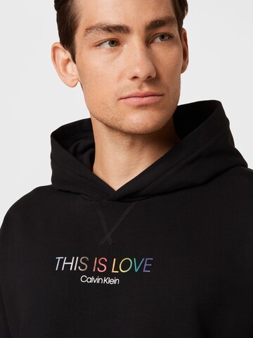 Calvin Klein Mikina 'PRIDE LOVE' - Čierna