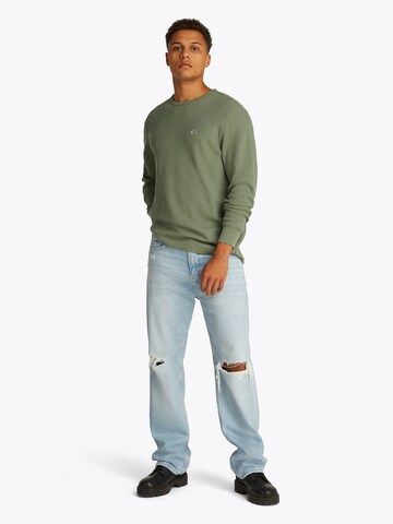 Tricou de la Tommy Jeans pe verde