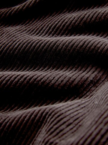 Next Regular Hose in Braun