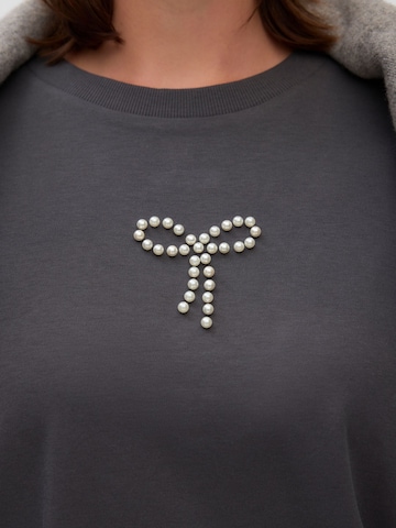 T-shirt 'SARA' VERO MODA en gris