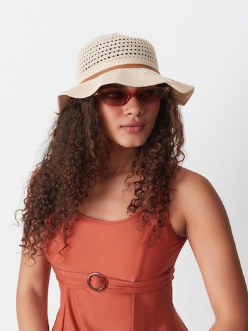 C&City Hat in Beige: front