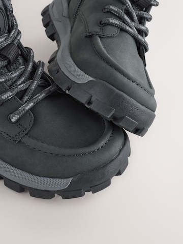 Next - Botas en gris