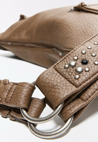 Bershka Schultertasche in Braun