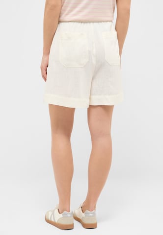 MUSTANG Loose fit Pants ' Style Hilo ' in White
