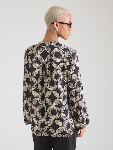 Bluză de la MORE & MORE pe negru