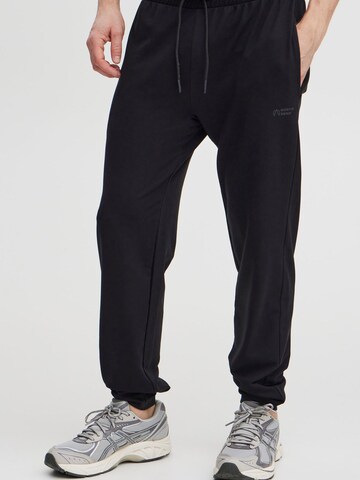 Tapered Pantaloni ' Braidy ' di North Bend in nero: frontale