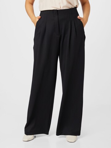Vero Moda Curve Pleat-Front Pants 'TANNI' in Black: front