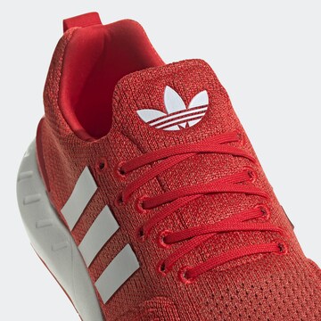 ADIDAS ORIGINALS - Zapatillas deportivas bajas 'Swift Run 22' en rojo