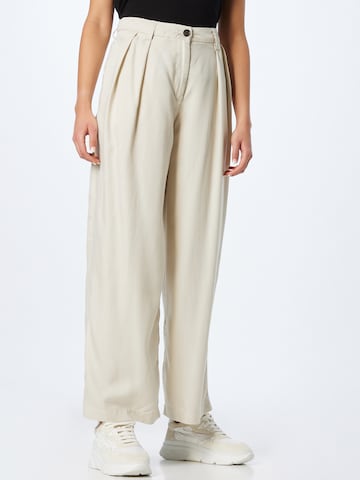 WEEKDAY Loose fit Pleat-Front Pants 'Hazel' in Beige: front