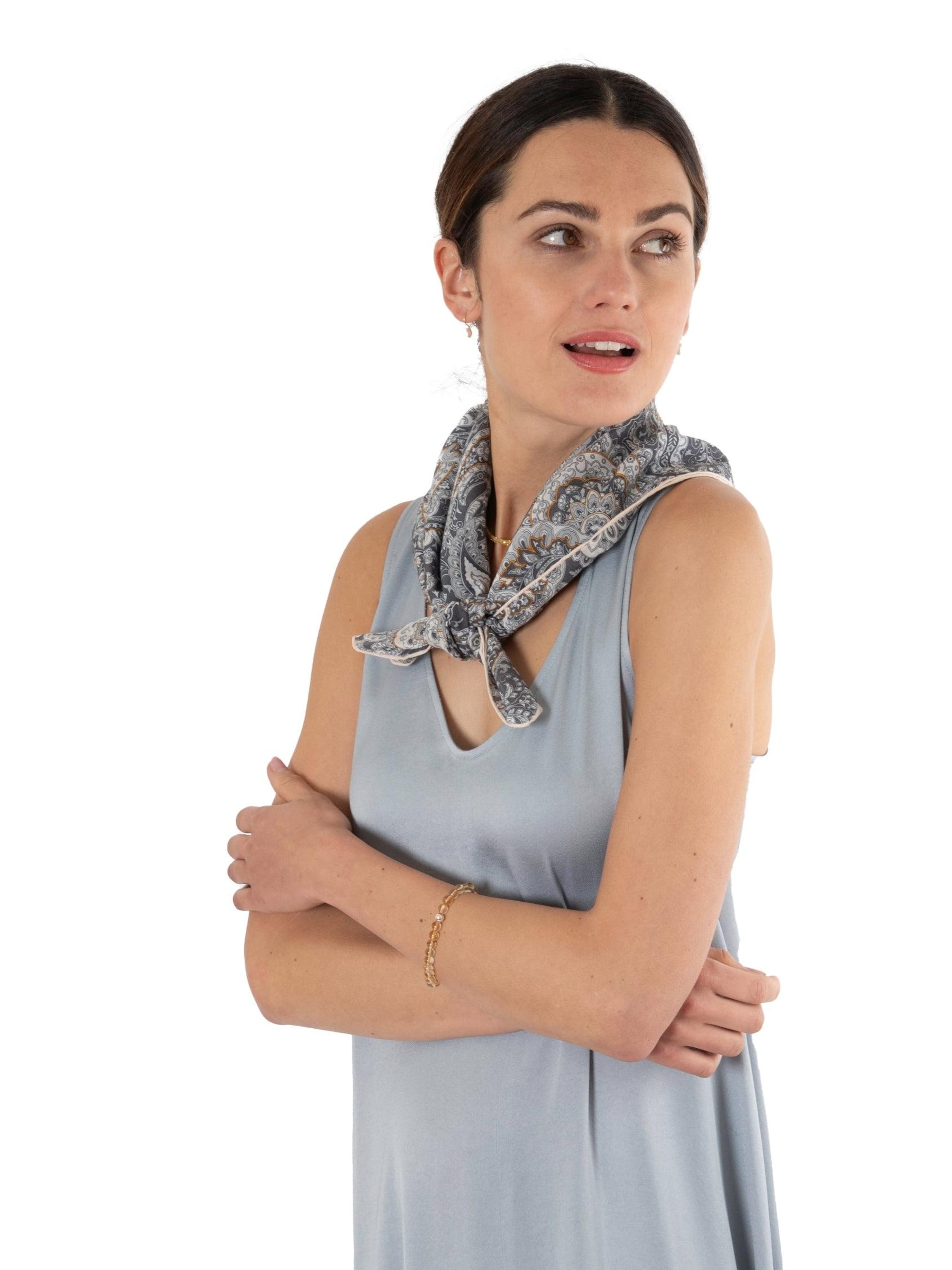 MayTree Sjaal 'Seidentuch mit Baumwolle' in Grijs