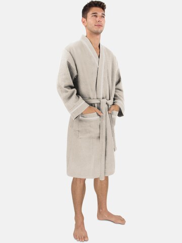 normani Short Bathrobe in Beige: front