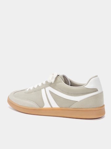 Pull&Bear Låg sneaker i grå