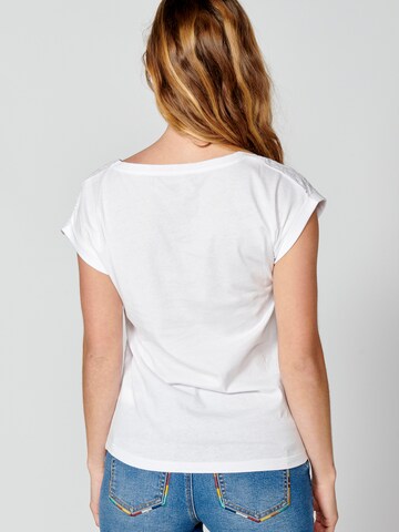 Tricou de la KOROSHI pe alb