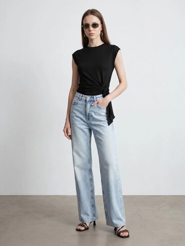 Maglietta di Dilvin in nero