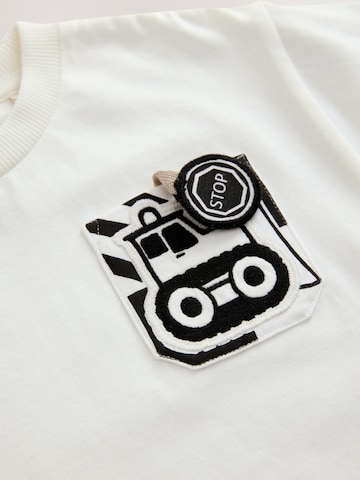 T-Shirt Next en blanc