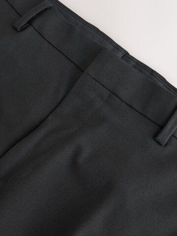 Next Обычный Плиссированные брюки 'Motionflex' в Черный