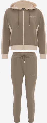 Tom Barron Tracksuit in Brown: front