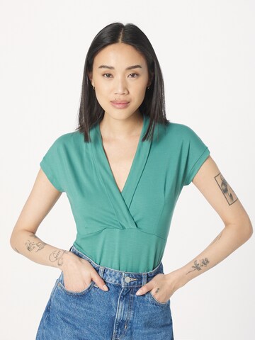 Blutsgeschwister Shirt 'Mon Cher Cache-Cœur' in Green: front