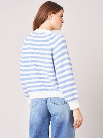 Deeluxe Sweater in Blue